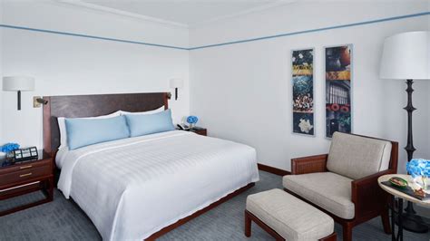 manila peninsula hotel booking